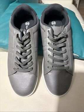Men's Gray Low-Top Leather-Look Sneakers